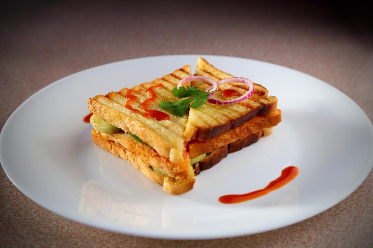 Oyo 49073 Whitefield Comforts Hotel Bangalore Luaran gambar