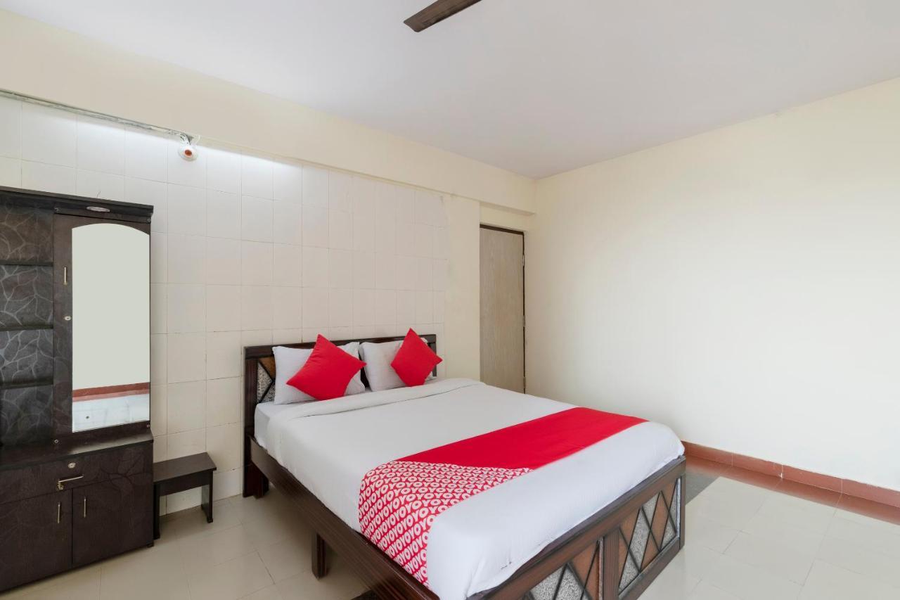 Oyo 49073 Whitefield Comforts Hotel Bangalore Bilik gambar